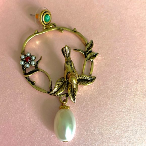 Vintage Birds Golden Earrings - Picture 7 of 7